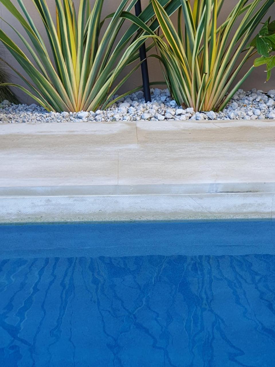 Fos Villa, A Luxe House With Private Heated Pool Galatás Exteriör bild