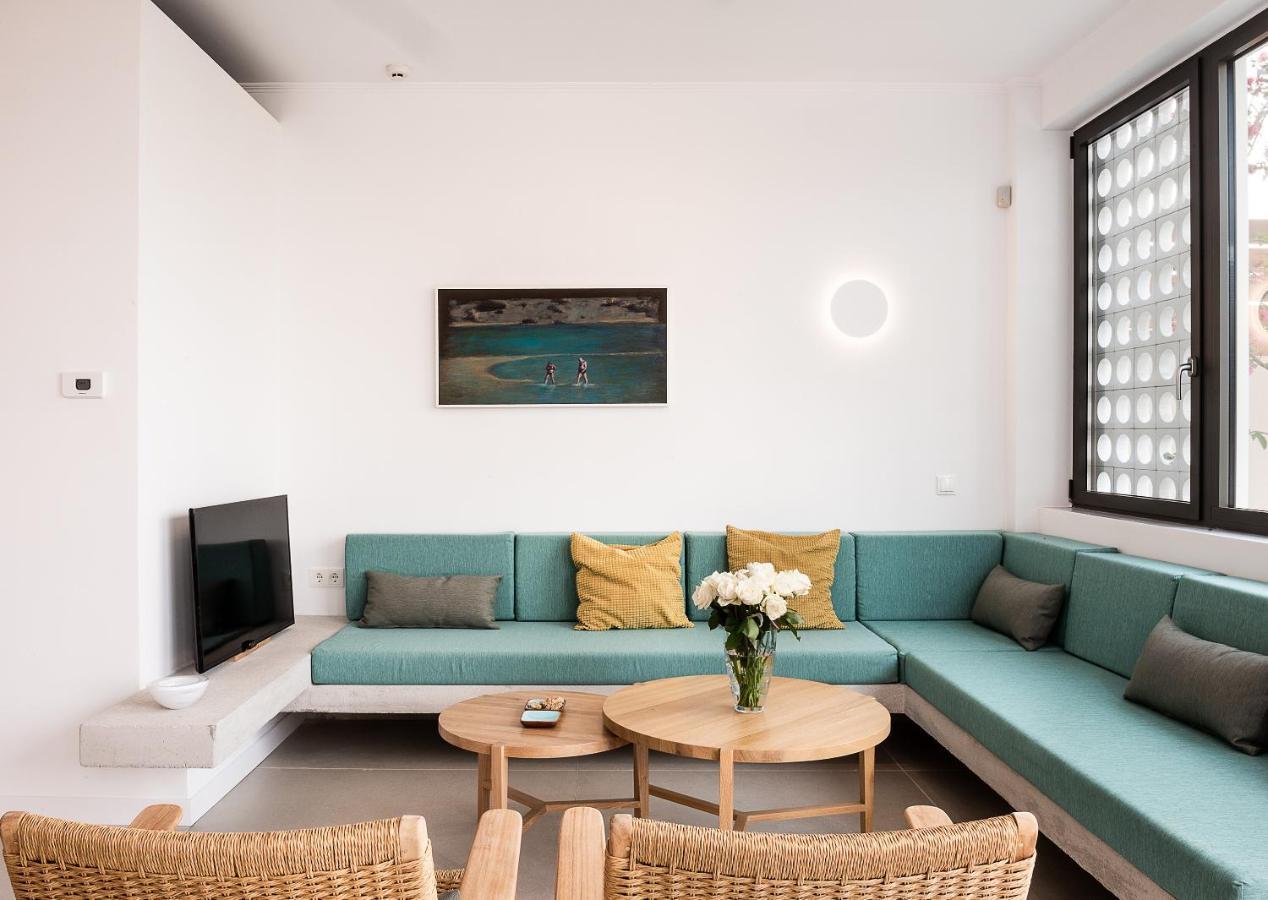 Fos Villa, A Luxe House With Private Heated Pool Galatás Exteriör bild